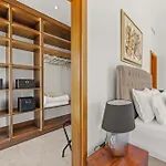 Kim Villa Momjan