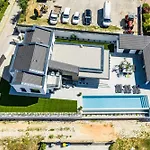Kim Villa